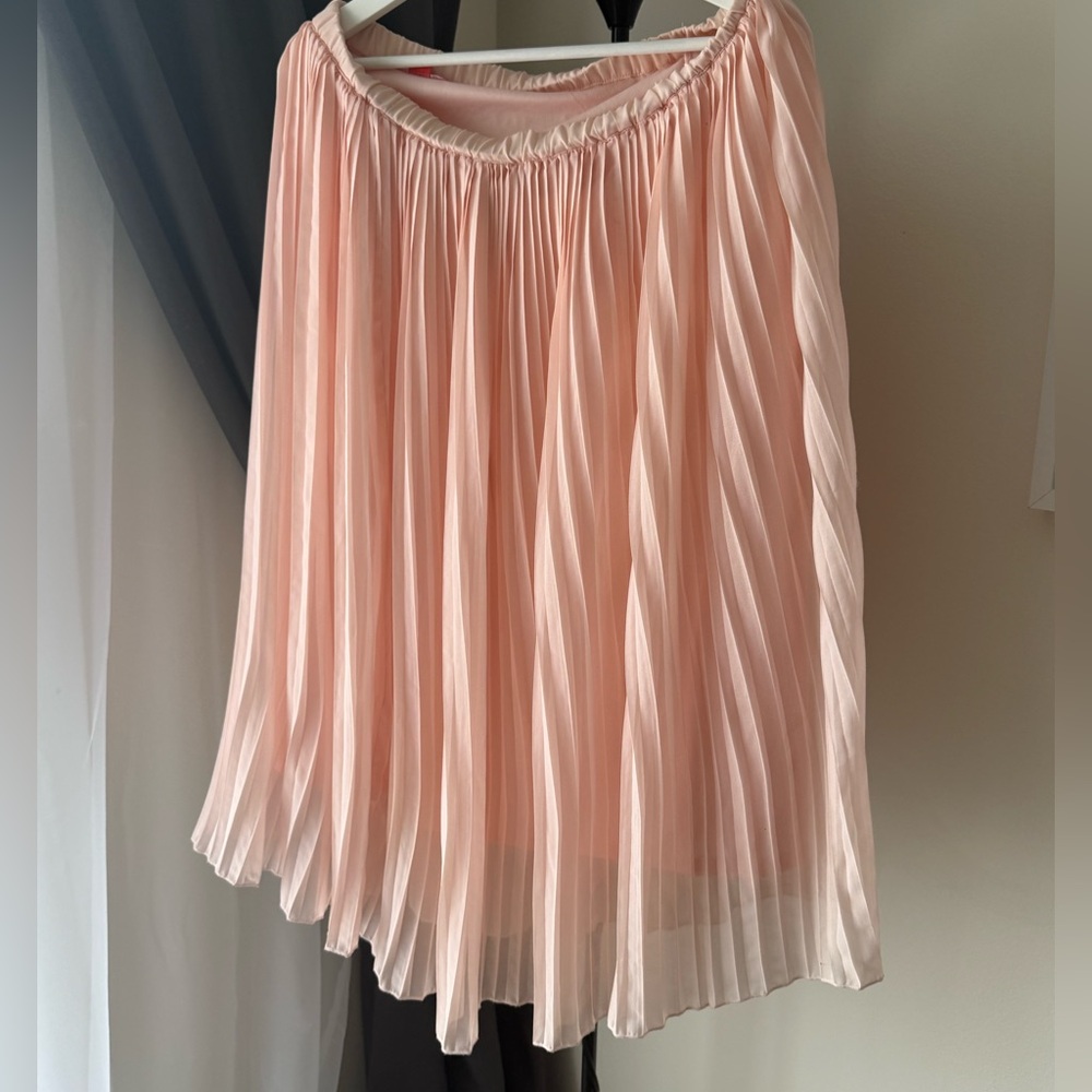 Women's Pleated A-Line Skirt in Soft Blush Pink